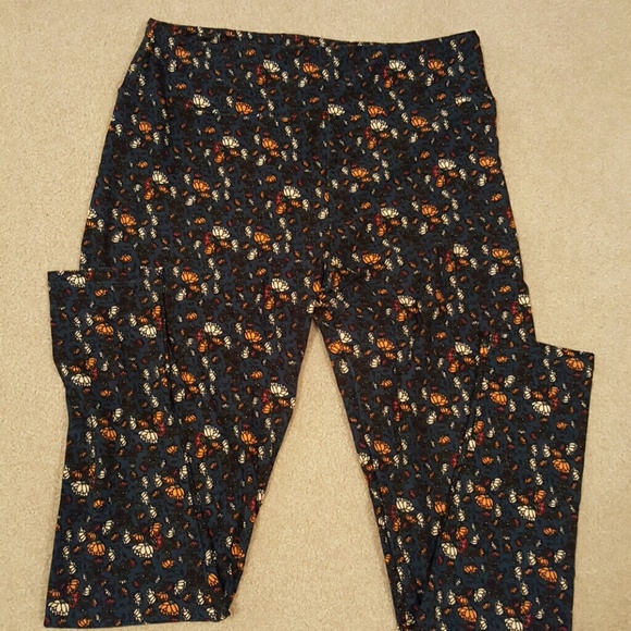 LuLaRoe Pants - Lularoe TC leggings.  EUC.